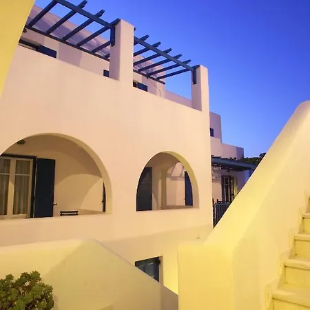 Paros Seafront لوغاراس