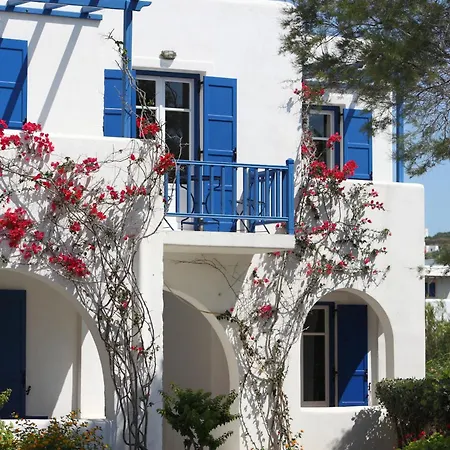 فندق Paros Seafront 3*