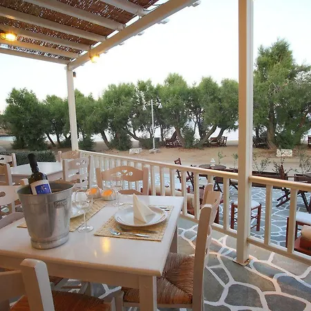 Paros Seafront 3* لوغاراس