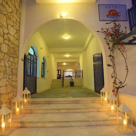 Paros Seafront فندق 3*