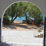 Paros Seafront 3*