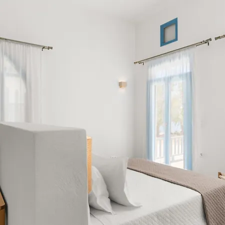 Hotell Paros Seafront By Ghh Logaras