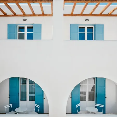 Paros Seafront 3* Logaras