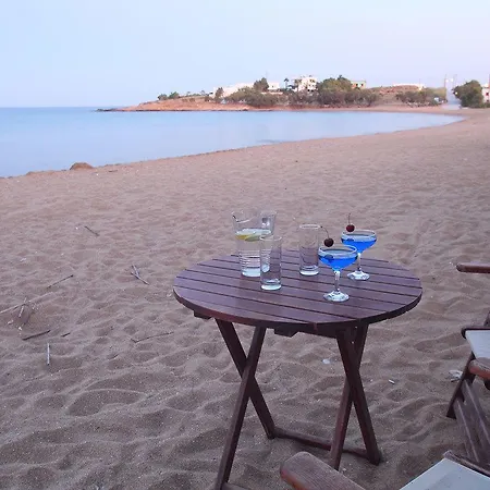 Paros Seafront By Ghh 3* Logaras