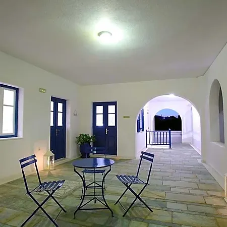 Paros Seafront By Ghh 3*