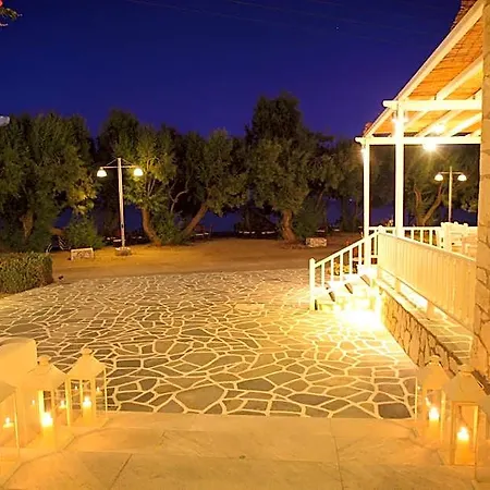 Paros Seafront By Ghh 3* Logaras