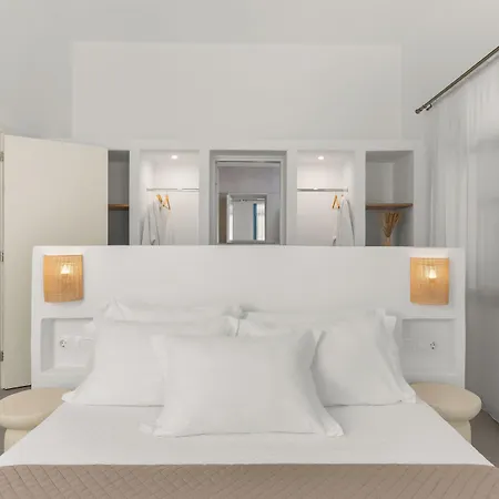 Paros Seafront By Ghh Hotel Logaras