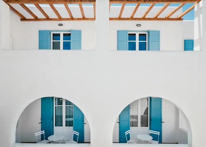 Paros Seafront 3* Logaras