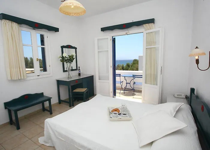 Paros Seafront Hotell Logaras