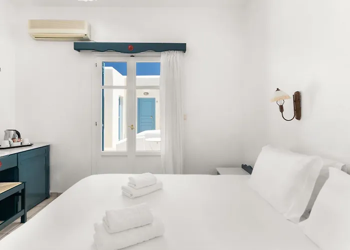 Paros Seafront Otel 3*
